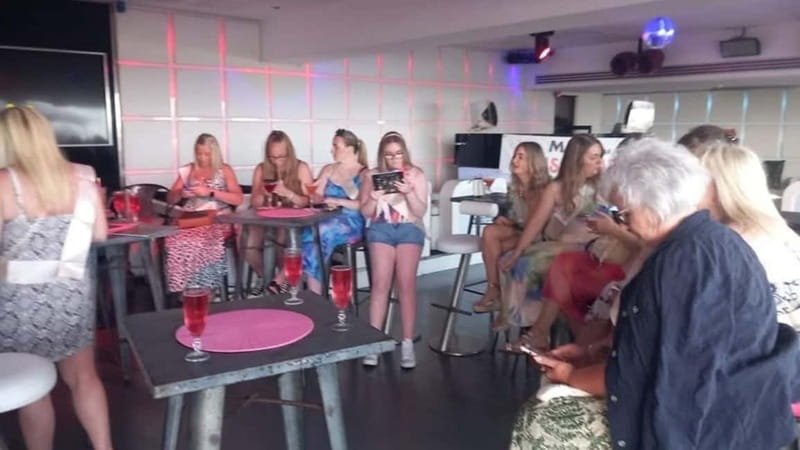 Albufeira: Cocktail Making Class at The Waterfront - Meet the mixologists and the group energy