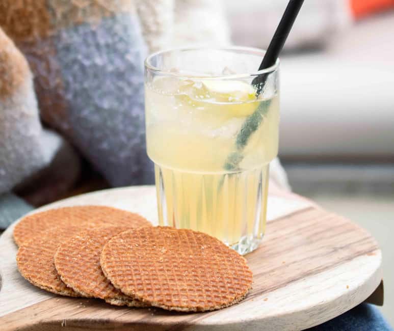 Amsterdam: Evening Lights Cruise incl. Cocktail & Waffle - Key things to know before you go