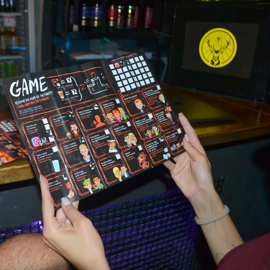 Baku: Guided Bar Crawl with Shots and Nightclub Entry - Finding your guide at Finnegan’s (and starting on the right foot)