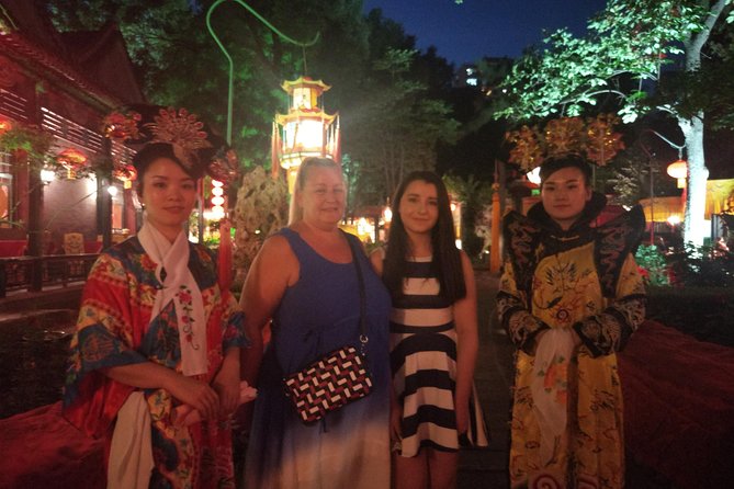 Beijing Imperial Dining Experience at Bai Jia Da Yuan Restaurant with Houhai Lake Bar Tour - Houhai Lake Bar Area: A Social Walk by the Water