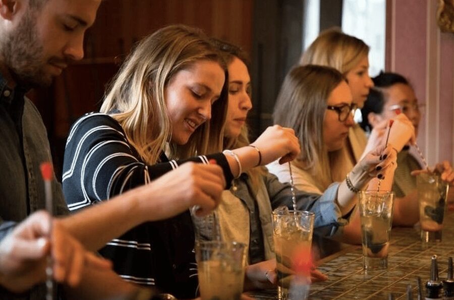 Benidorm: 1-Hour Private Tipsy Cocktail Masterclass - Party Games and Icebreakers: The Real Reason People Recommend It