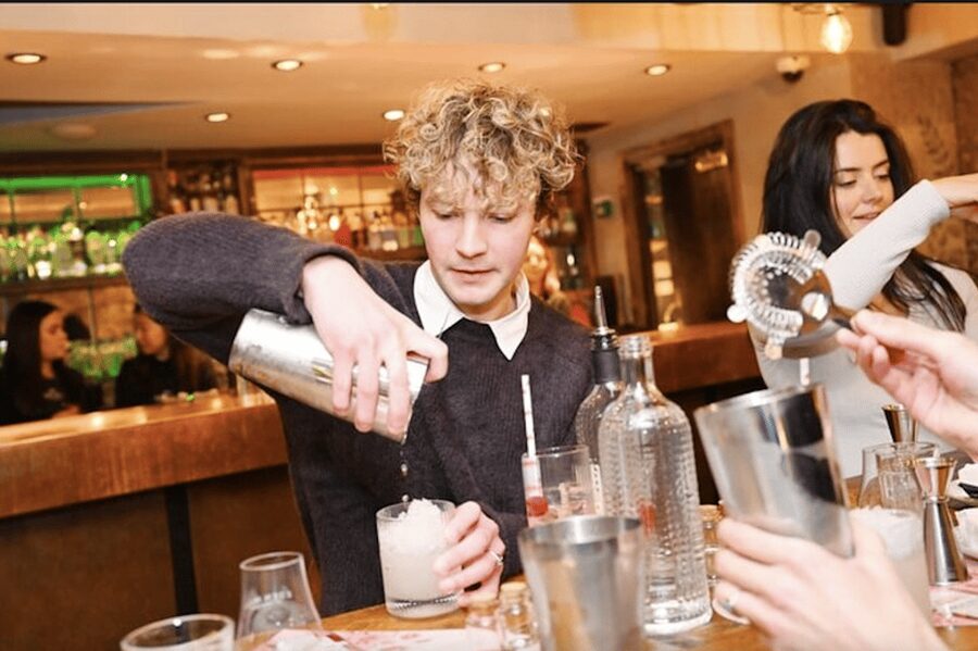 Benidorm: 1-Hour Private Tipsy Cocktail Masterclass - Meeting Up in Benidorm: WhatsApp Location Changes Week to Week