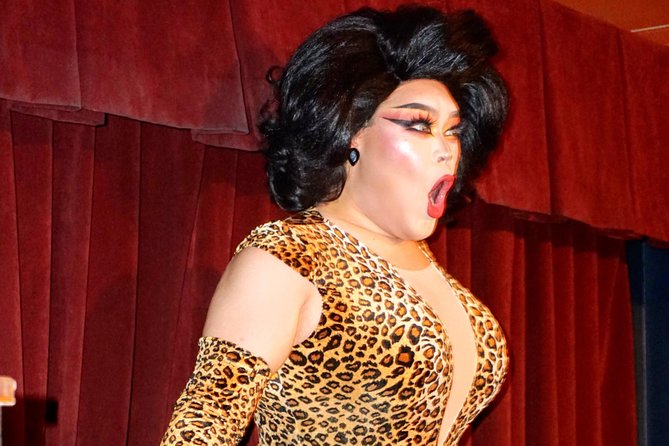 Best of NYC Drag - Drag Bar Crawl with Drink - Stop 1 in Hell’s Kitchen: Welcome Drink and a Nightlife History Lesson