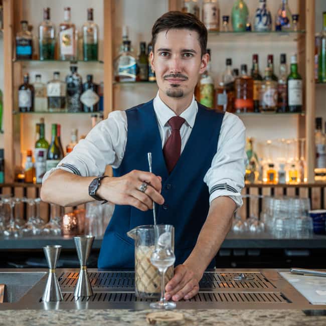 Bordeaux: Cocktail Workshop with a Professional Bartender - Key things that make this Bordeaux cocktail workshop worth it