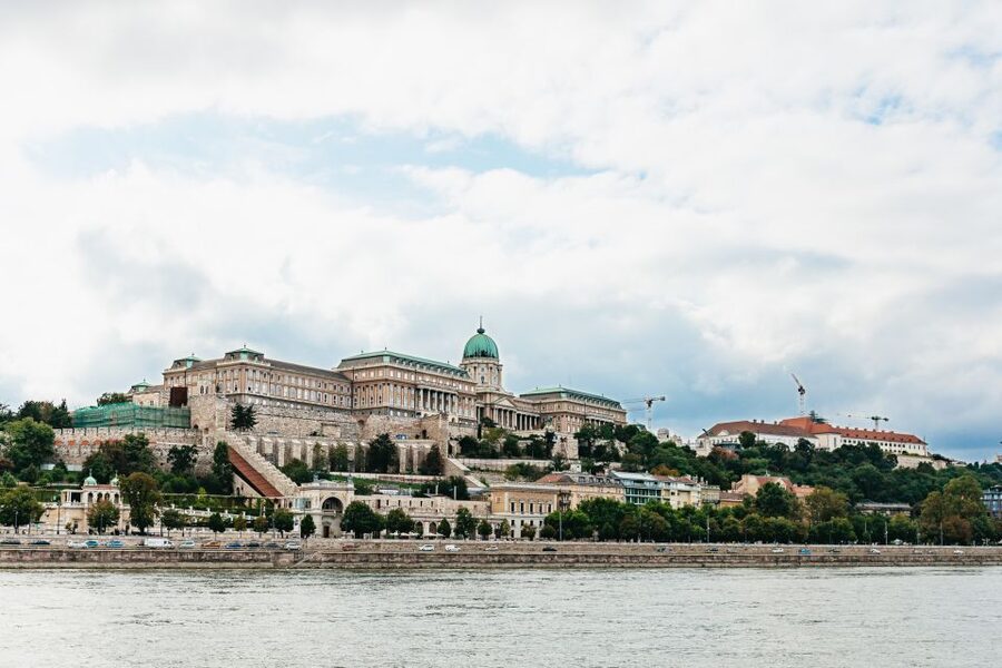 Budapest: Sunset Cocktail Cruise - Itinerary Walkthrough: What Happens During the Cruise