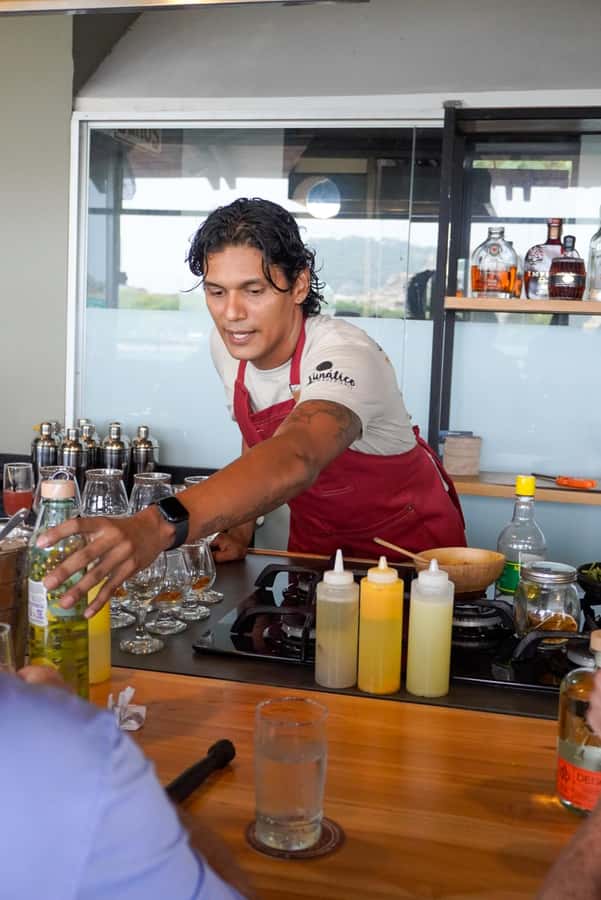 Cartagena: Colombian Cocktail Masterclass - Finding the Studio Fast: Caffé Lunático Above Hostel El Santuario