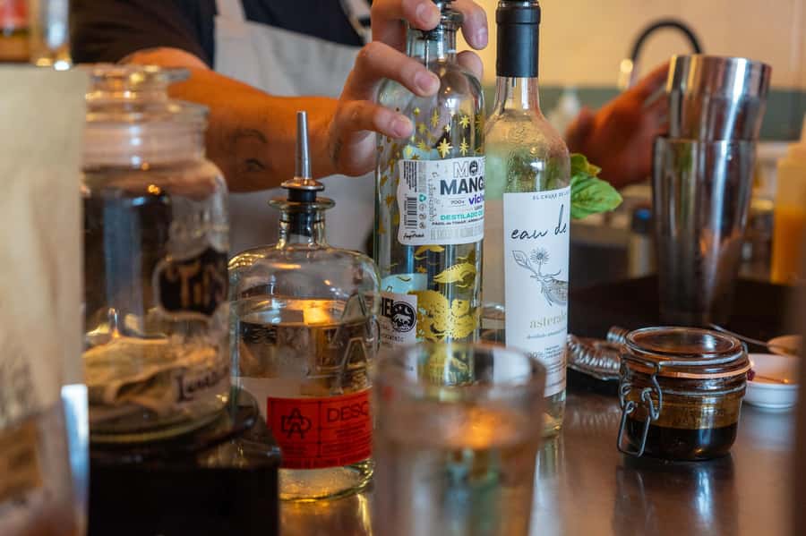 Cartagena: Colombian Cocktail Masterclass - Snacks, Water, and Photos: Small Extras That Make the Session Feel Like a Treat