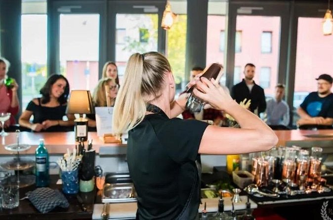 Cocktail course Mallorca - Location Advantage: Cala d’Or by the Harbor