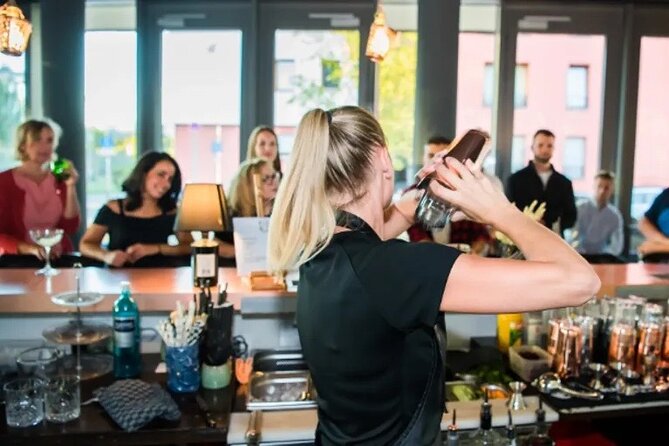 Cocktail course Mallorca - Who This Cocktail Course Fits Best