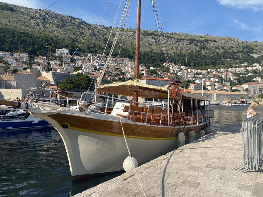 Dubrovnik: Panoramic Sunset Cocktail Cruise Around Old Town - Should You Book This Dubrovnik Sunset Cocktail Cruise?
