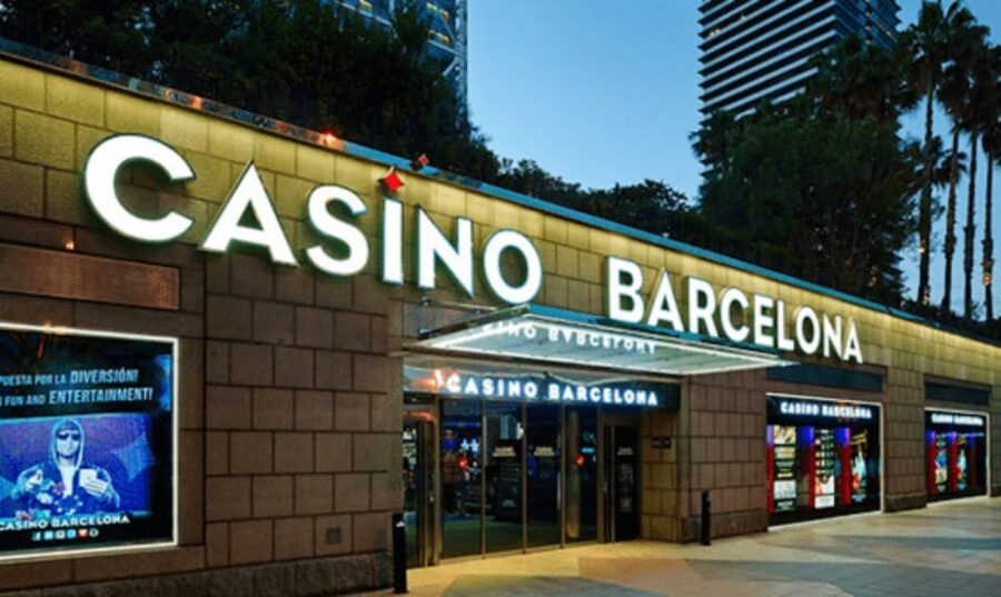 Enjoy Casino Barcelona: Entry, Cocktail & Exclusive Gift - Who This Ticket Fits Best