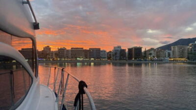 Fuengirola: Sunset Boat Tour - Cocktail Dinner & Champagne - Timing That Actually Works: The Evening Departure Window