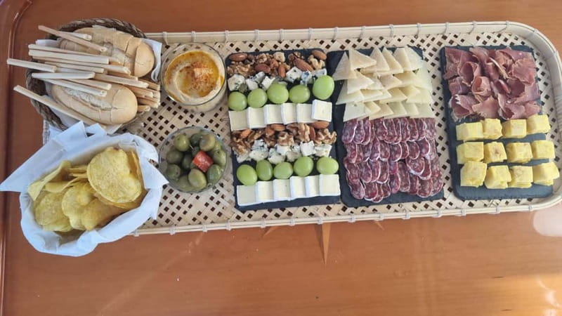 Fuengirola: Sunset Boat Tour - Cocktail Dinner & Champagne - Who this sunset boat tour is best for