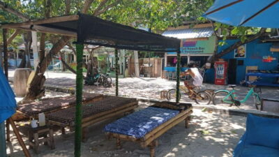 Gili Trawangan: Beach Massage with Sunset and Cocktail - Arriving and finding Budi at the meeting point