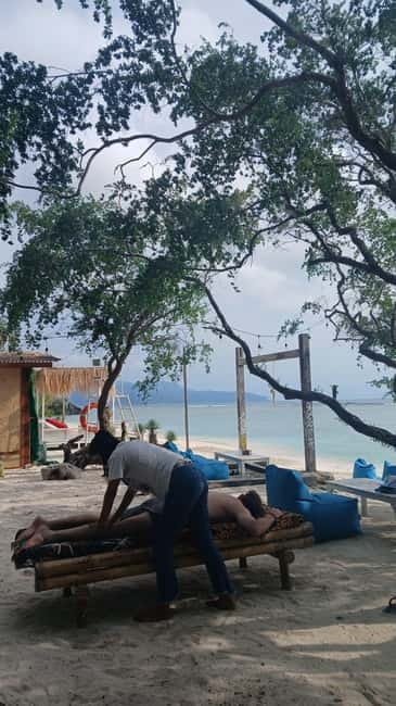 Gili Trawangan: Beach Massage with Sunset and Cocktail - Cocktail time: what you get and how to pace it