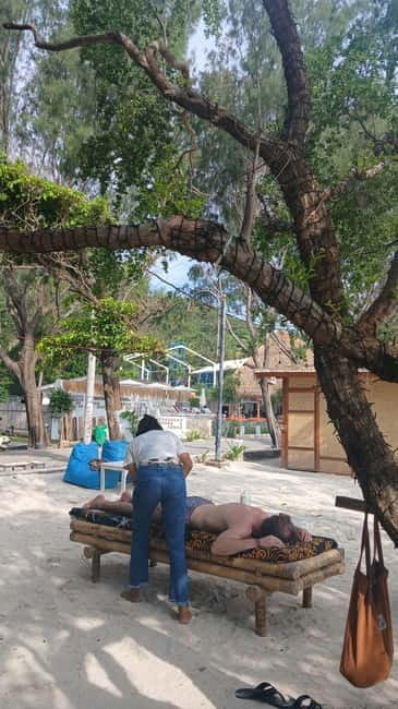 Gili Trawangan: Beach Massage with Sunset and Cocktail - Price and value: is $18 per person fair?