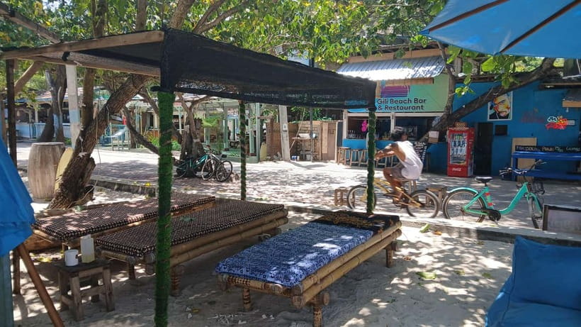 Gili Trawangan: Beach Massage with Sunset and Cocktail - Arriving and finding Budi at the meeting point