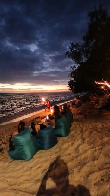 Gili Trawangan: Experience The Gili Fireshow with Cocktail - The Free Cocktail and Dinner Plans at The Gili Beach Bar