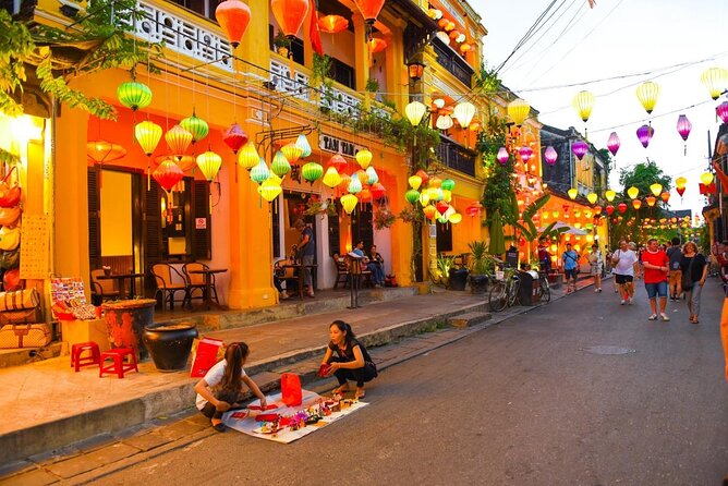 Hoi An Old Town Secret Cocktail Experience with Local Host - Key things that make this cocktail night worth it