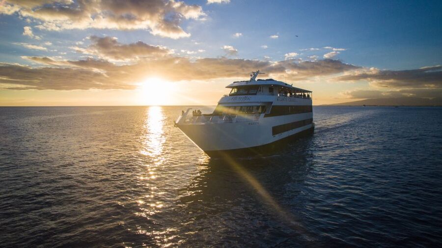 Honolulu: Waikiki Sunset and Cocktail Cruise - Boarding at Majestic by Atlantis Cruises: easy check-in, good first views