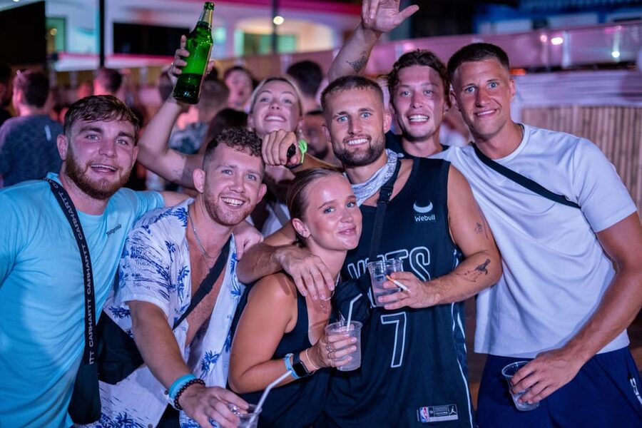 Krabi Pub Crawl - Join Nomads For The Best Night in Ao Nang! - Drinks: what you should expect beyond the welcome shots