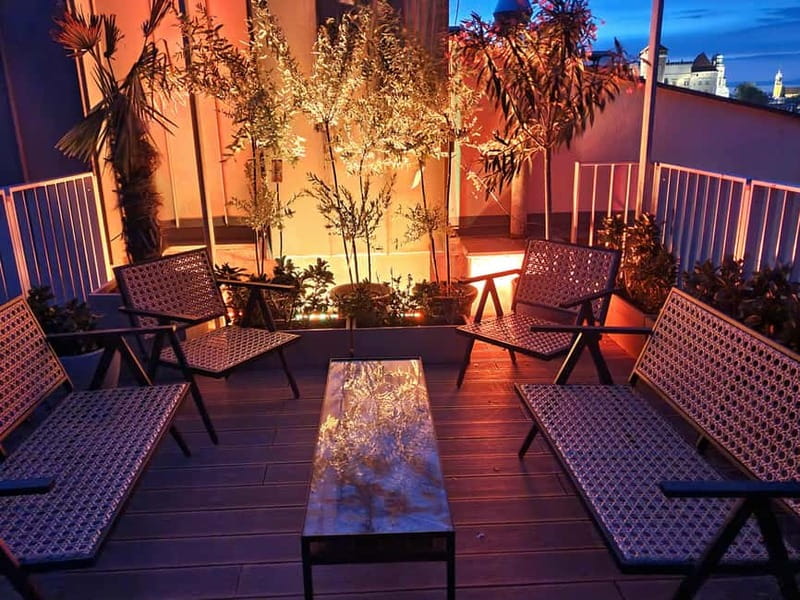 Krakow: Hidden Rooftop Bar Reservation with 1 Cocktail - Downsides and small gotchas you should plan around