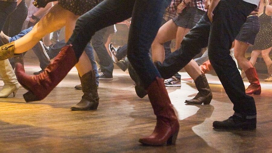 Las Vegas: Country Bar Crawl by Party Bus w/ Mixed Drinks - Quick hits before you go