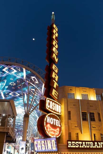 Las Vegas: Fremont Cocktail Crawl & Guided Walking Tour - El Cortez Hotel & Casino: old-school Las Vegas and a third drink