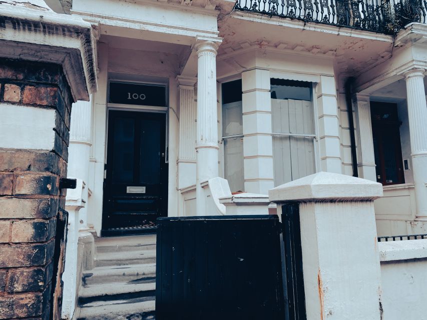 London: Secrets of Freddie Mercury Tour with a Cocktail - Studios and concert venues: where the music’s “how” becomes visible