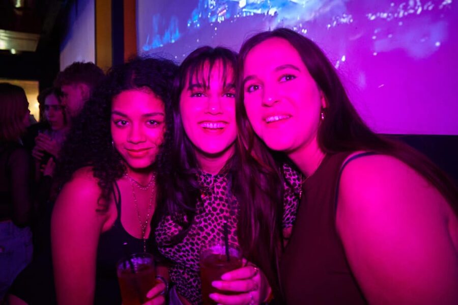 Lyon: Riviera Bar Crawl Party with Free Shots and Vip Entry - The 4-hour flow: from first bar to late send-off