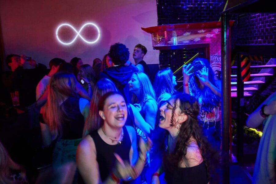 Lyon: Riviera Bar Crawl Party with Free Shots and Vip Entry - Where the tour can get tricky: protests and changing access