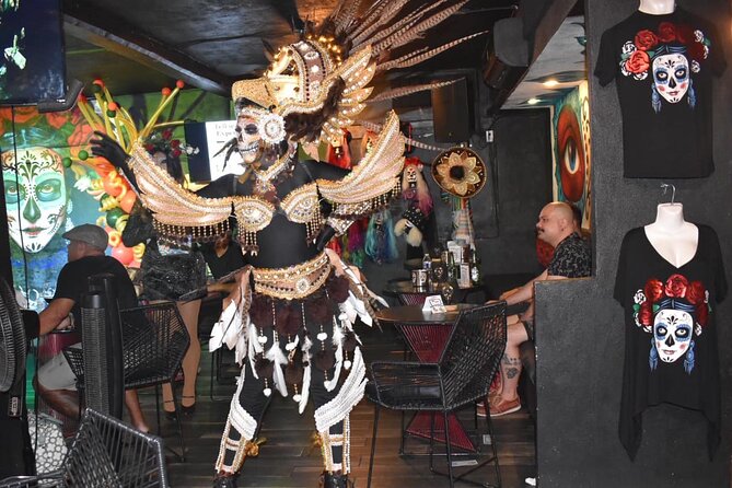 Mezcal vs. Tequila Cocktail Tasting in a Cantina - Getting there and moving around: public transport plus stairs