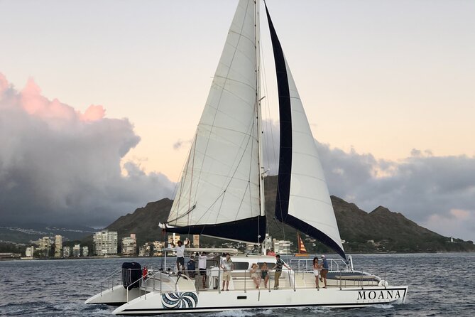 Moana’s Swim’n’Sail Cocktail Cruise Along the Waikiki Coast - Onboard Vibes: Cocktails, Music, and the Crew That Makes It Work