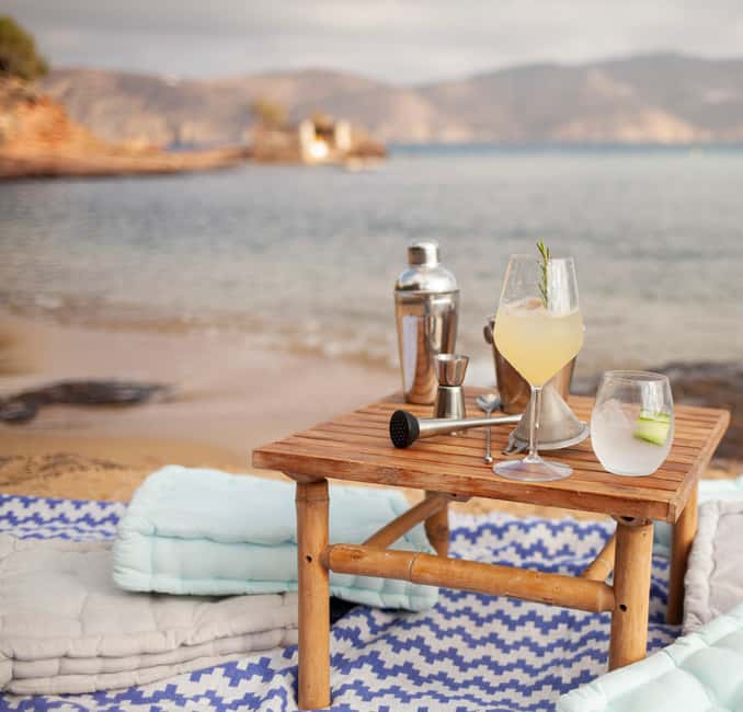 Mykonos: Sunset Cocktail Making Class on a Secluded Beach - How the mixology lesson works step-by-step