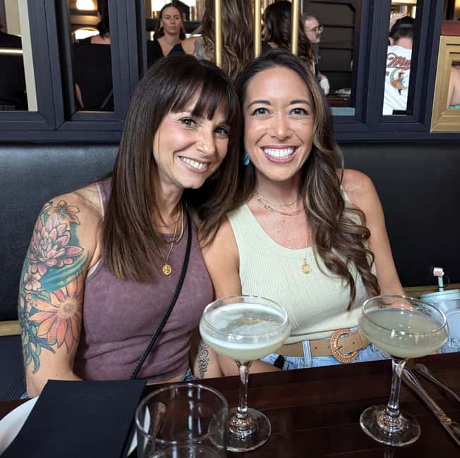 Nashville: All-in VIP Cocktail Tour — Speakeasy Nashville - Between Bars: How the Guided Walk Keeps the Night Fun