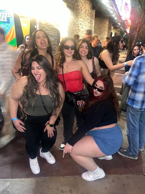 Nashville Bar Crawl: Guided Pub Crawl with Drinks Discounts - The Social Scene: Meeting New People, Then Dancing Together