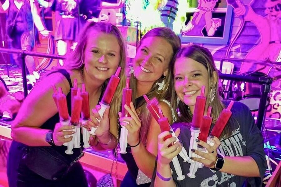 Nashville: Exclusive Entry and Special Offers VIP Bar Crawl - VIP entry and skip-the-ticket-line convenience