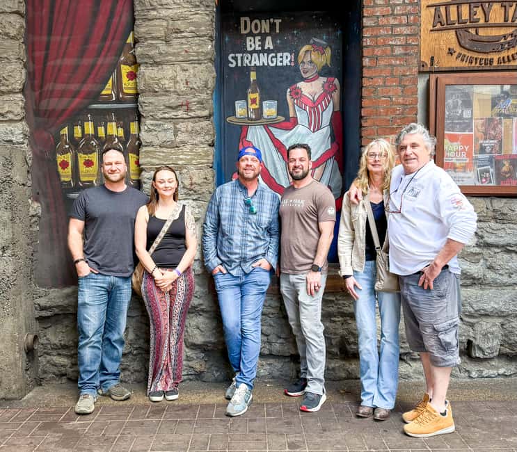 Nashville: Live Music Bar Crawl with Local Artists - VIP entry to 3–4 venues without the usual Broadway hassle