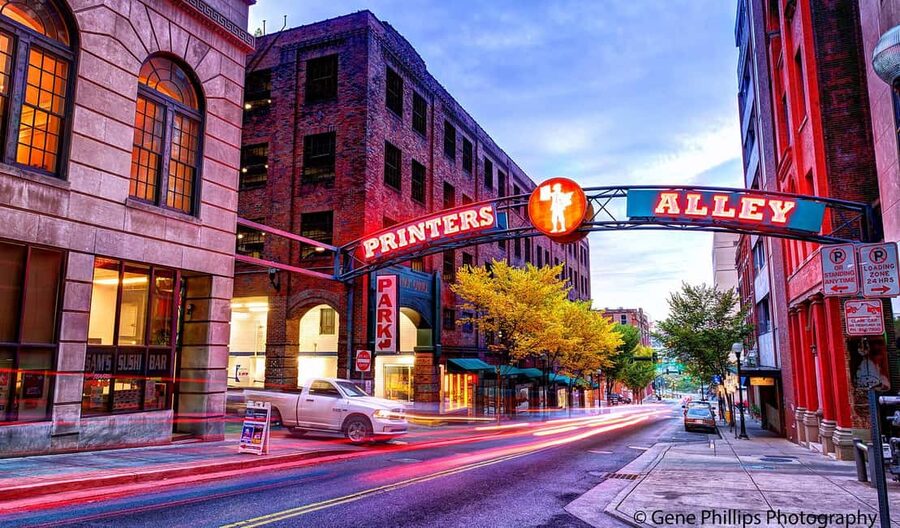 Nashville: Prohibition Cocktail Crawl – Speakeasy Scandals - On foot through downtown: why the short walking parts help
