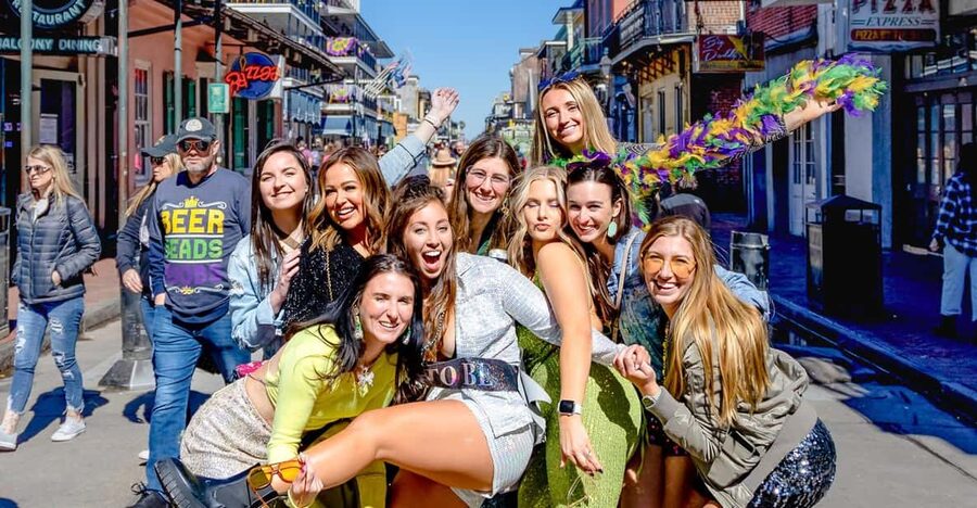 New Orleans: Guided Bourbon Street Bar Crawl with Shots - Bourbon Street Route: From Quick Walks to Photo Moments
