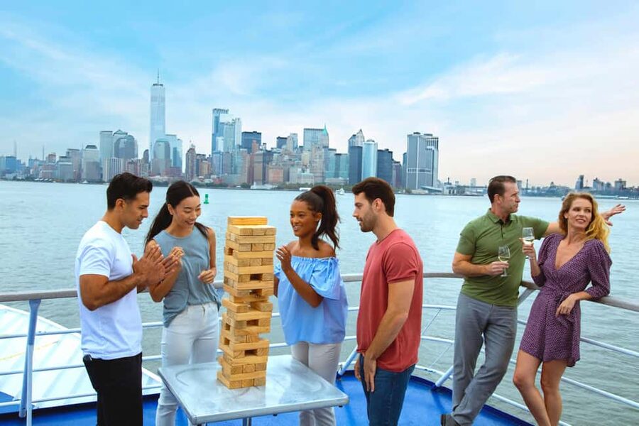 New York City: City Cruises Alive After Five Cocktail Cruise - The bridges: why you should look up, not only at your phone