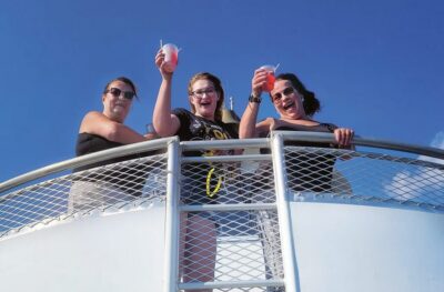 Newport, RI: Evening Cocktail Cruise of Narragansett Bay - Newport Cocktails: Complimentary Drink Plus a Cash-Only Bar