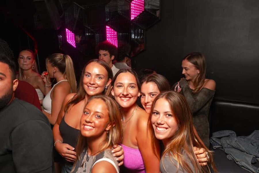 Nice: Orange Bar Crawl with 5 Free Shots & VIP Club Entry - Orange Bar Crawl With VIP Club Entry: What You’re Paying For at Nighttime Prices