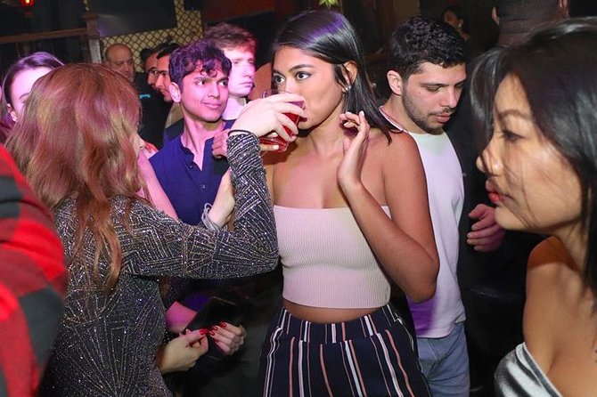 Night Out Tour: Gangsters, Heroes and Bright Lights of NYC - What the Host Actually Adds: Stories You Can Feel in the Room