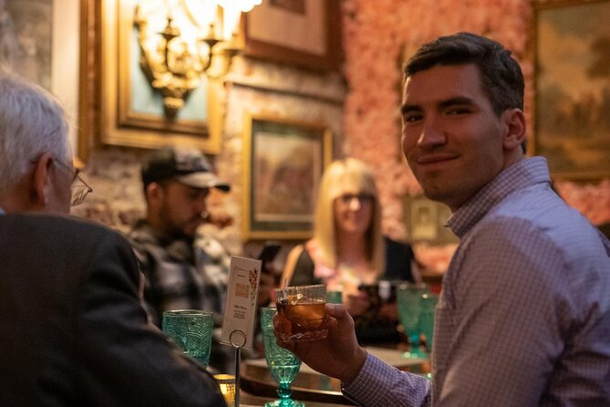 Night Out Tour: Gangsters, Heroes and Bright Lights of NYC - Drinks, Food, and Tips: Plan Your Budget Like a Local
