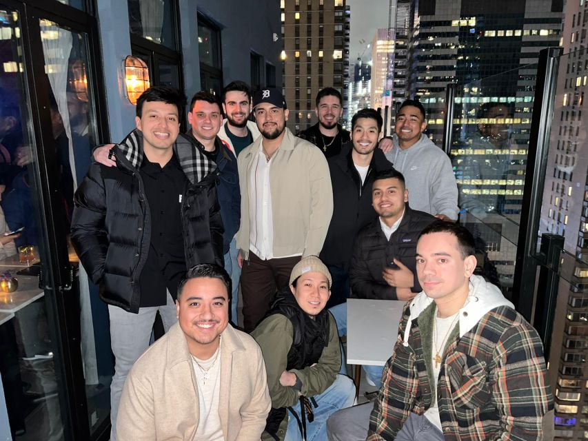 NYC Bar Tour: Gangsters, Heroes + Bright Lights of Broadway - Ending back in Hell’s Kitchen: live music and new friendships