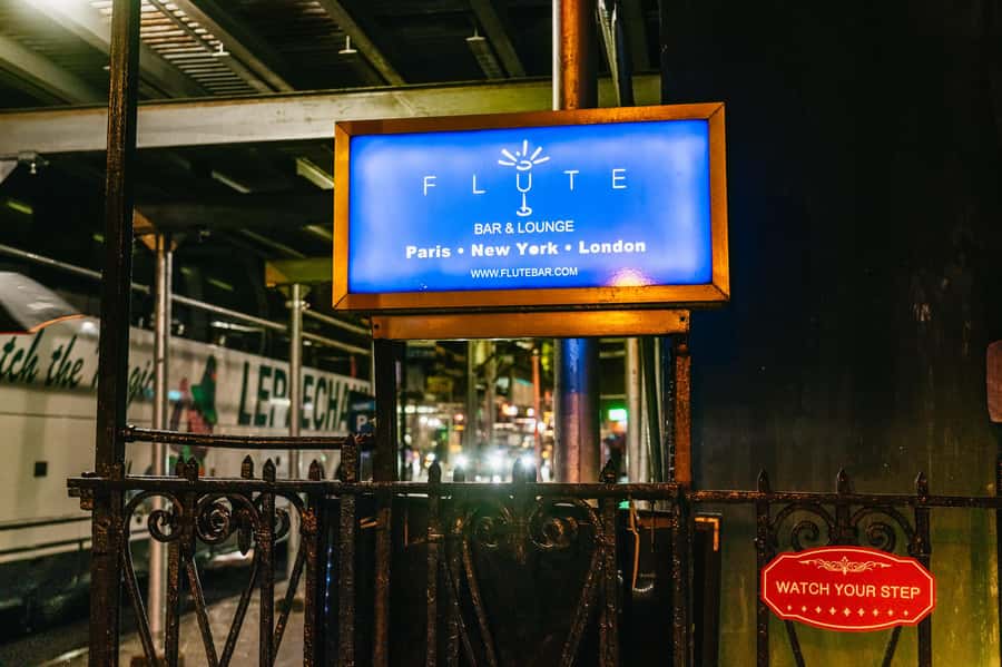 NYC: Speakeasy Drinks and Prohibition History Tour - Stop 1: The Gangster-Era Bar You’d Walk Past Without a Guide