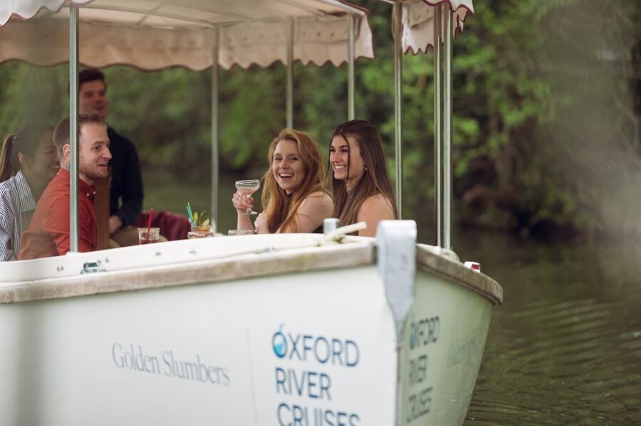 Oxford: Evening Sightseeing River Cruise with a Cocktail - Key things to know