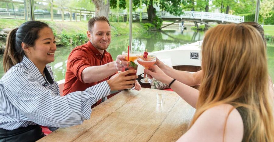 Oxford: Evening Sightseeing River Cruise with a Cocktail - A 45-Minute Oxford Evening on the Thames