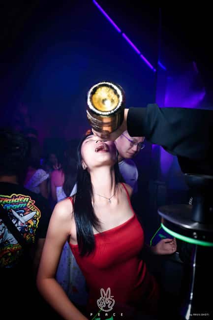 Paris After Dark: Speakeasy, Cocktails, Local Bars & Clubs - 11th arrondissement: cocktail tastings and street-level swagger